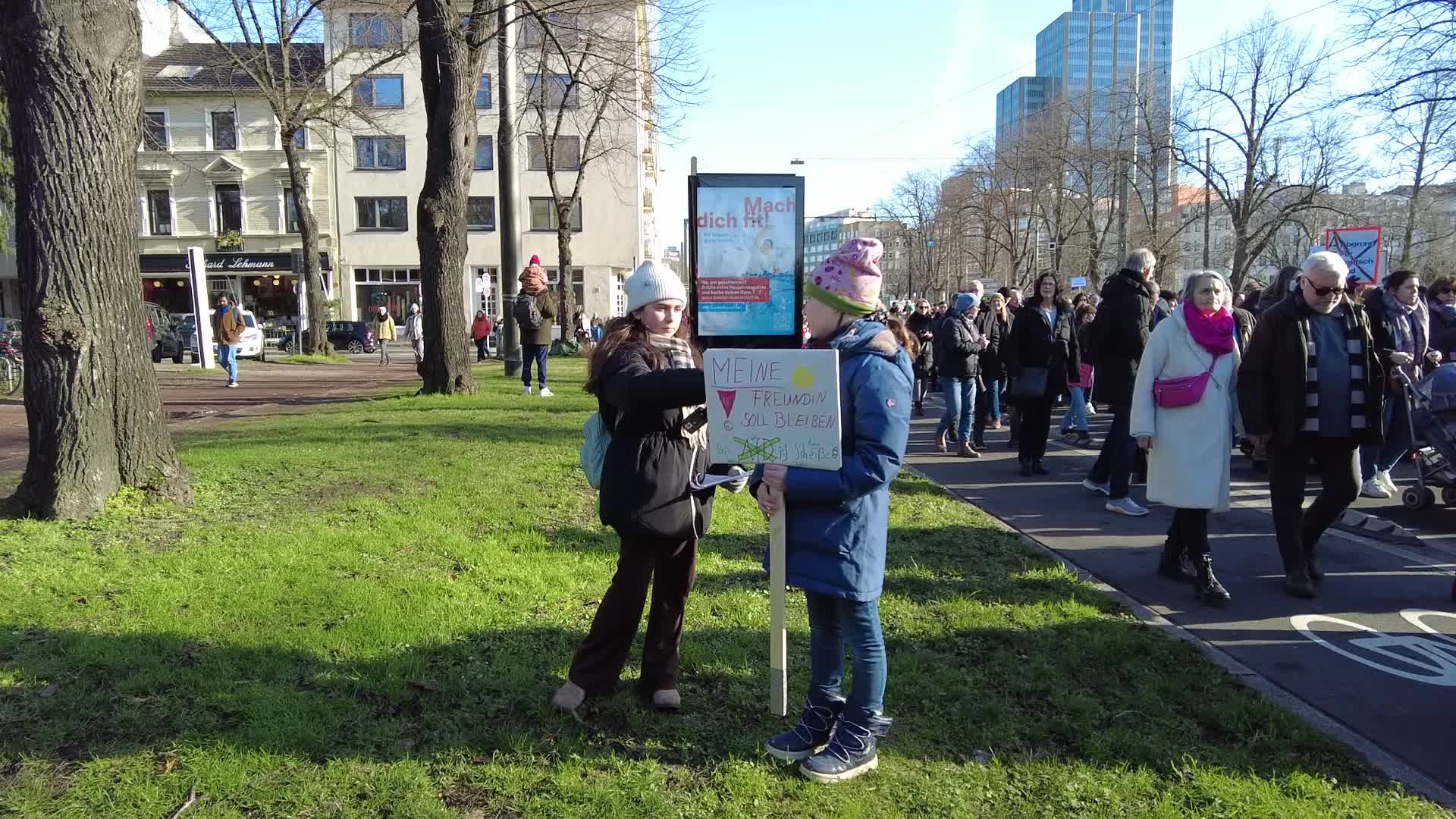 Die Akki-Reporter bei der Demonstration